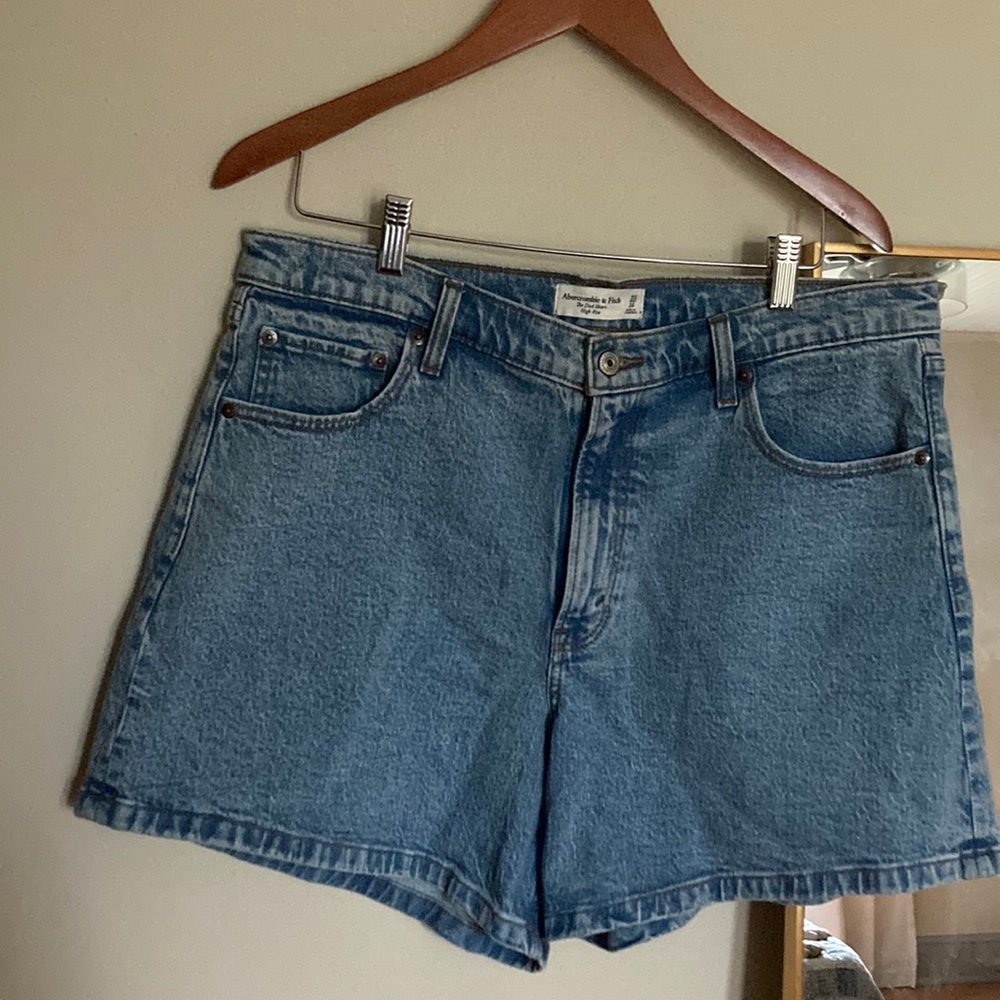Abercrombie and Fitch Dad Short